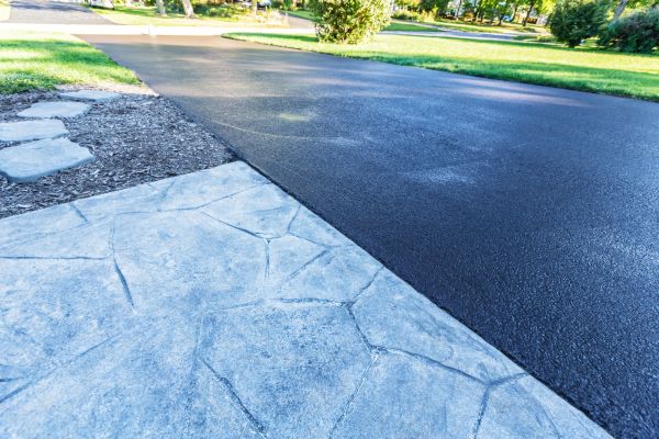 Difference Between Asphalt and Concrete in Cost